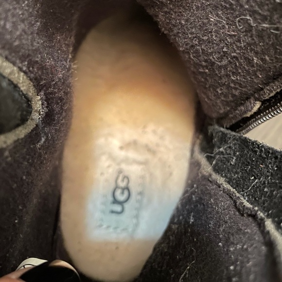 Ugg Harwell Big Kids Black Leather Zip - Picture 5 of 8